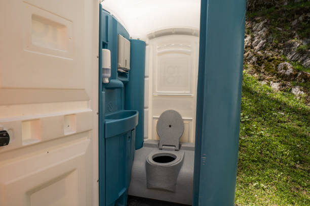 Best Portable restroom trailer rental  in Clementon, NJ